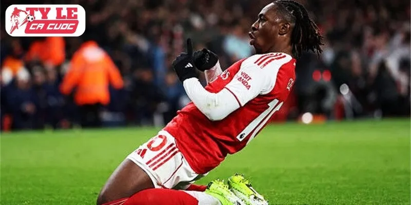 Ba pha dứt điểm, ba lần hàng thủ bất lực