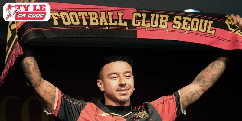 Lingard bất ngờ dừng bước