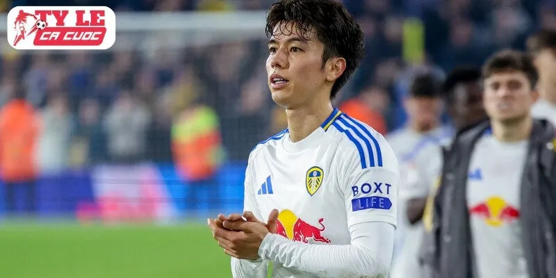 Tanaka tỏa sáng, Leeds giữ vững chuỗi trận bất bại